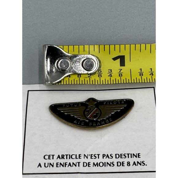 Air France Futur Pilote Small Lapel Pin - Picture 4 of 4